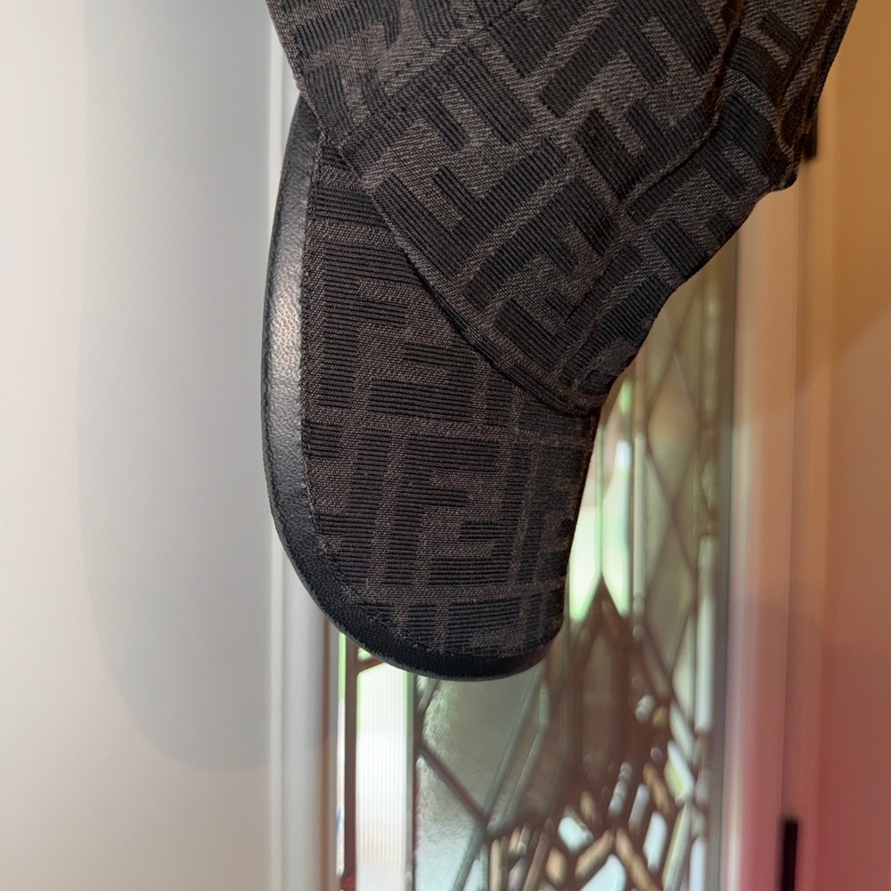 Authentic FENDI Baseball Cap in Black/Brown and black interior - Picture 10 of 12